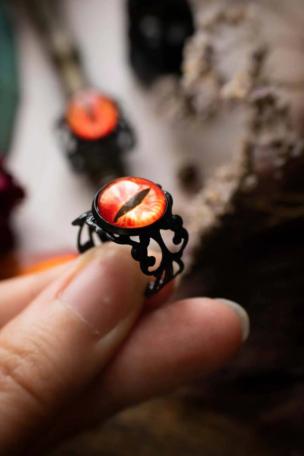 Anneau d'obscurité oculaire, bague noire avec œil lunamanashop