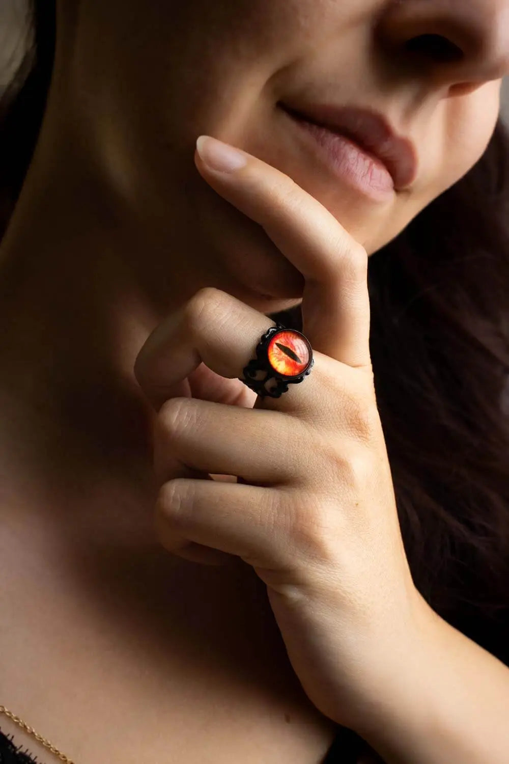 Anneau d'obscurité oculaire, bague noire avec œil lunamanashop