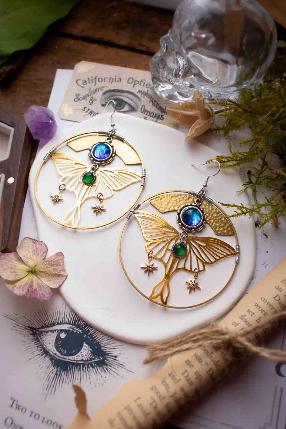 Boucles d'oreilles Calypso - Papillon doré et cabochons précieux lunamanashop
