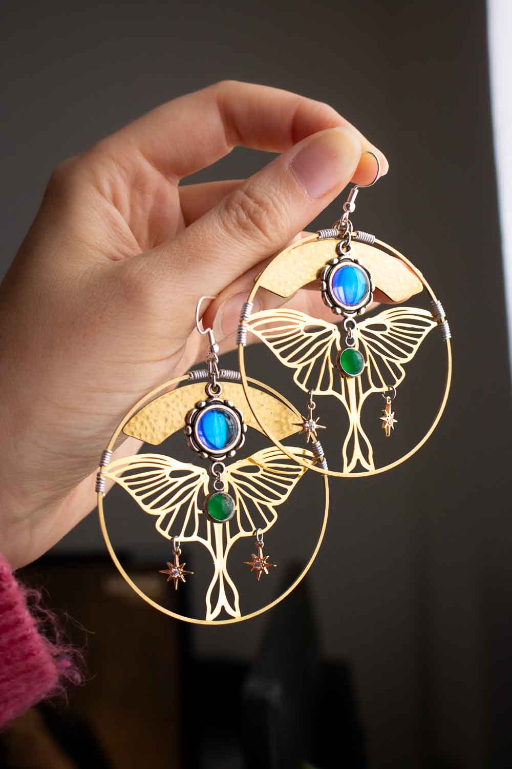 Boucles d'oreilles Calypso - Papillon doré et cabochons précieux lunamanashop