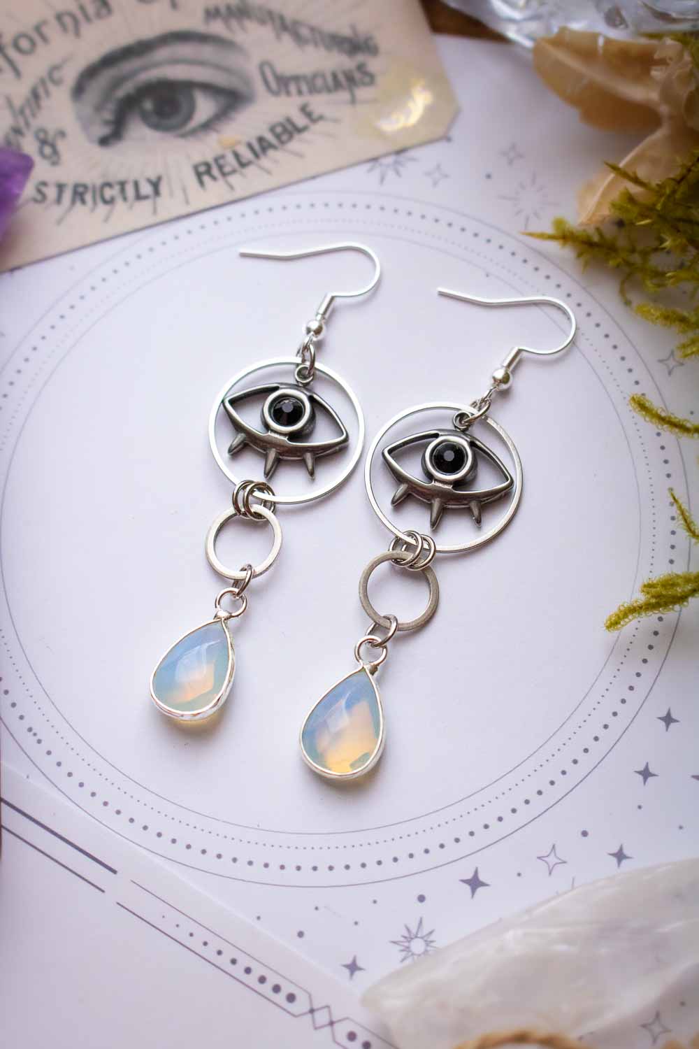 Boucles d'oreilles Cassiopée - Cercles cosmiques et oeil protecteur lunamanashop
