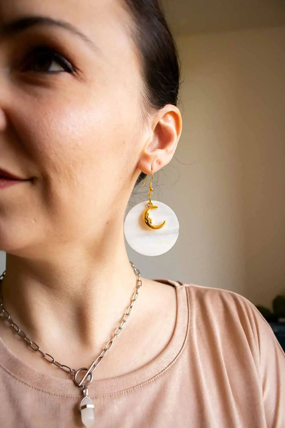 Boucles d'oreilles Clair de Nacre avec Lune et Soleil doré lunamanashop
