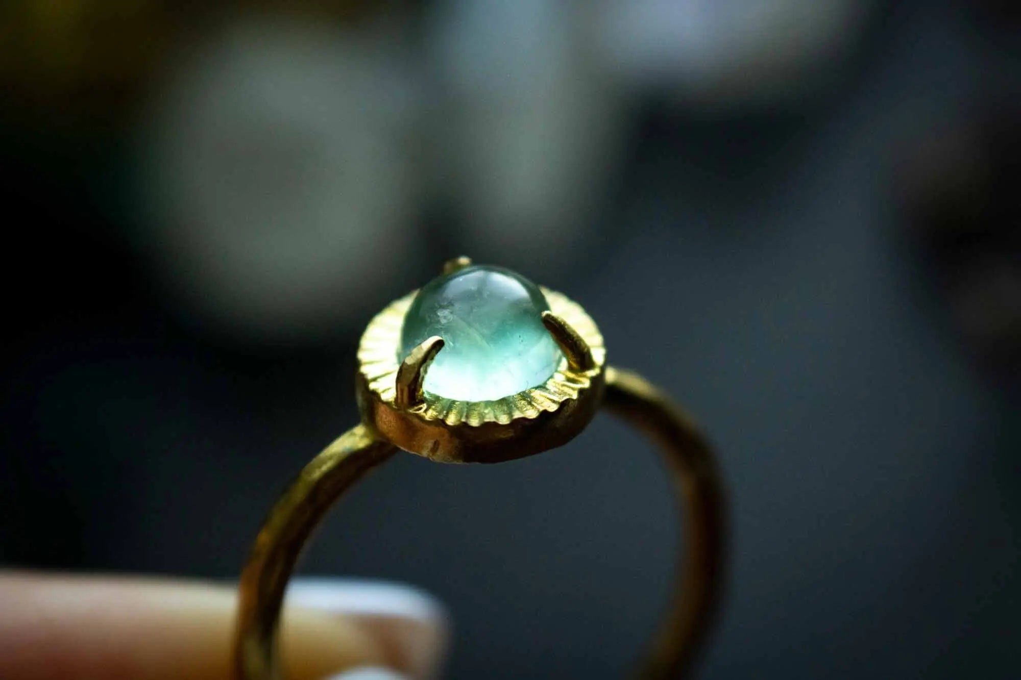 Bague Athéna en Fluorite verte et base dorée lunamanashop