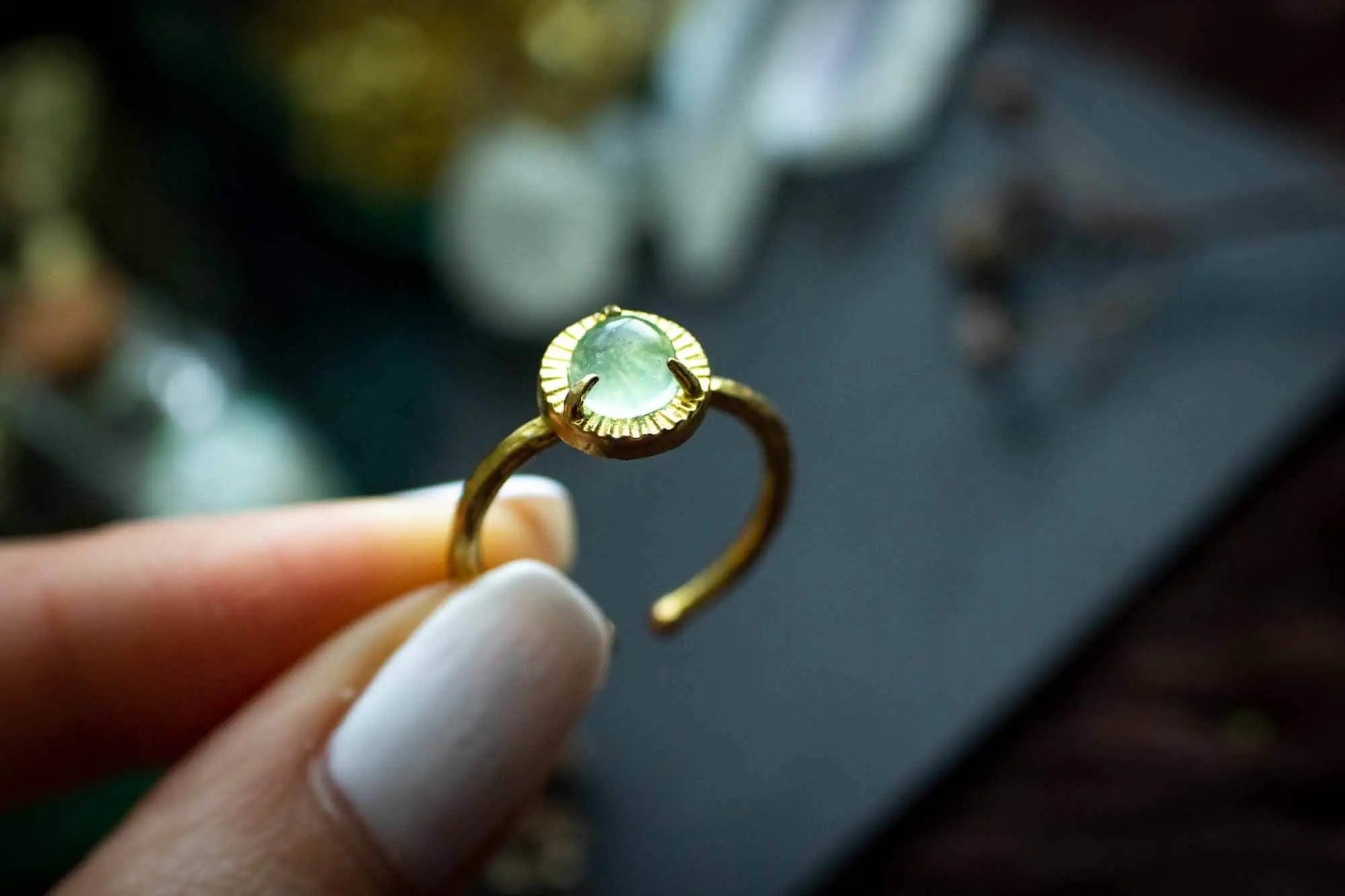 Bague Athéna en Fluorite verte et base dorée lunamanashop
