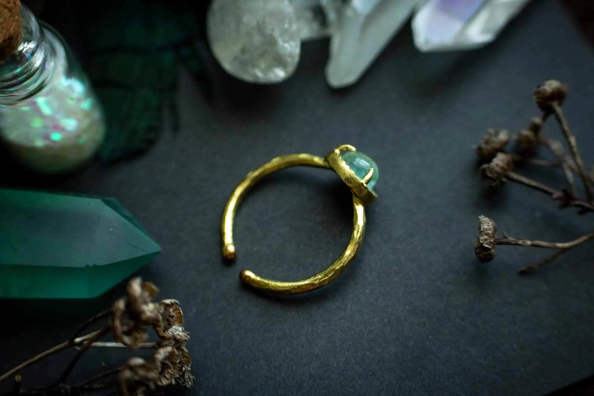 Bague Athéna en Fluorite verte et base dorée lunamanashop