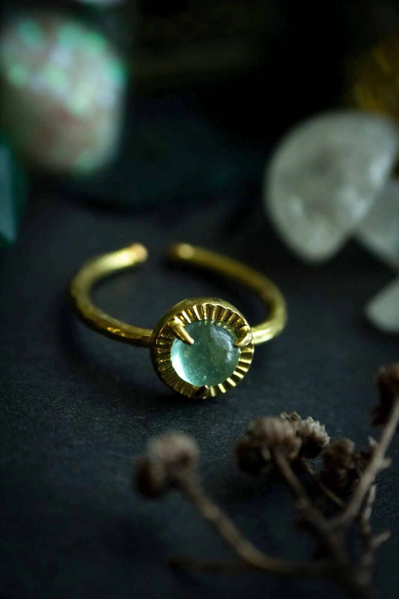 Bague Athéna en Fluorite verte et base dorée lunamanashop