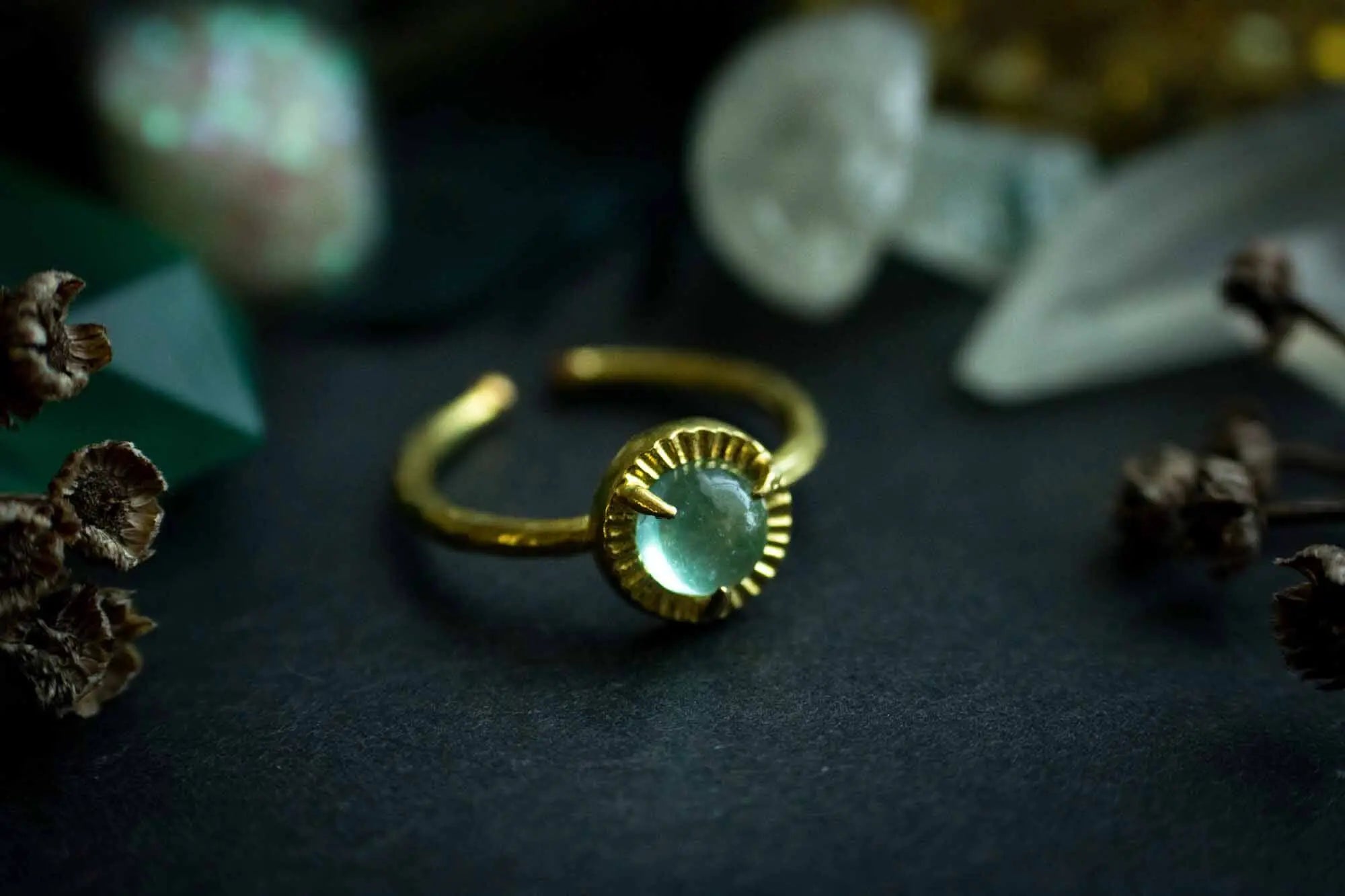 Bague Athéna en Fluorite verte et base dorée lunamanashop