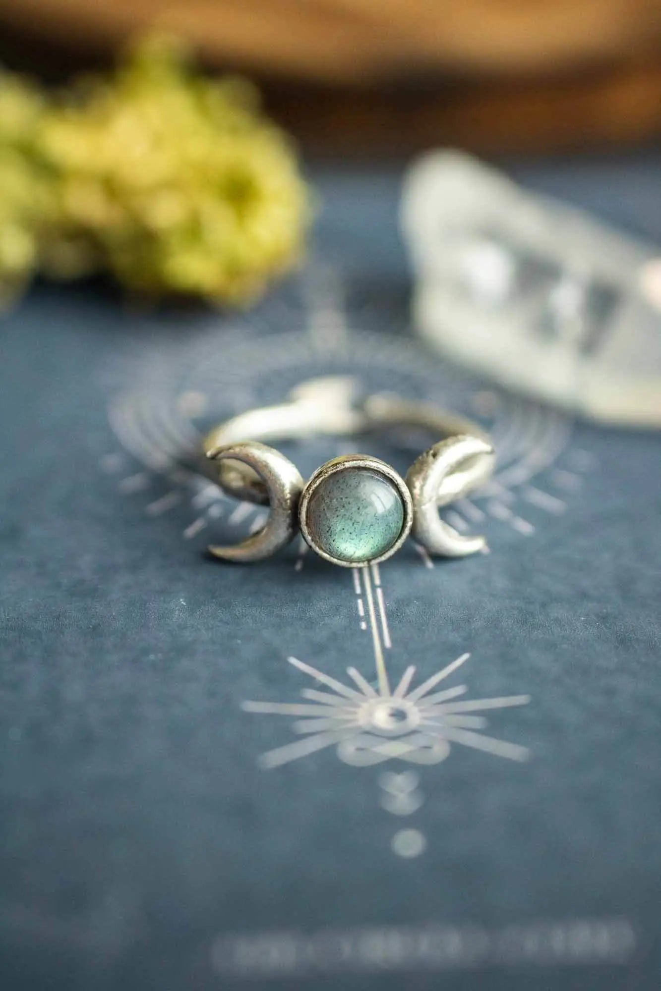 Bague en Labradorite Céléstia et triple lune argentée lunamanashop