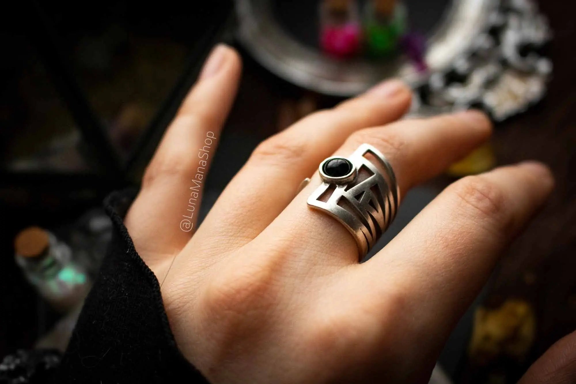 Bague Dreone en Agate noire et base argentée géométrique lunamanashop
