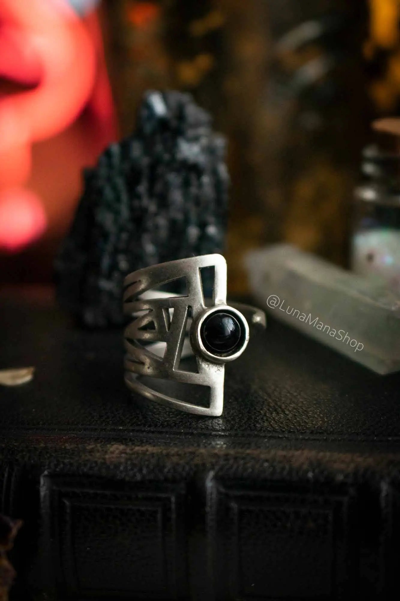 Bague Dreone en Agate noire et base argentée géométrique lunamanashop