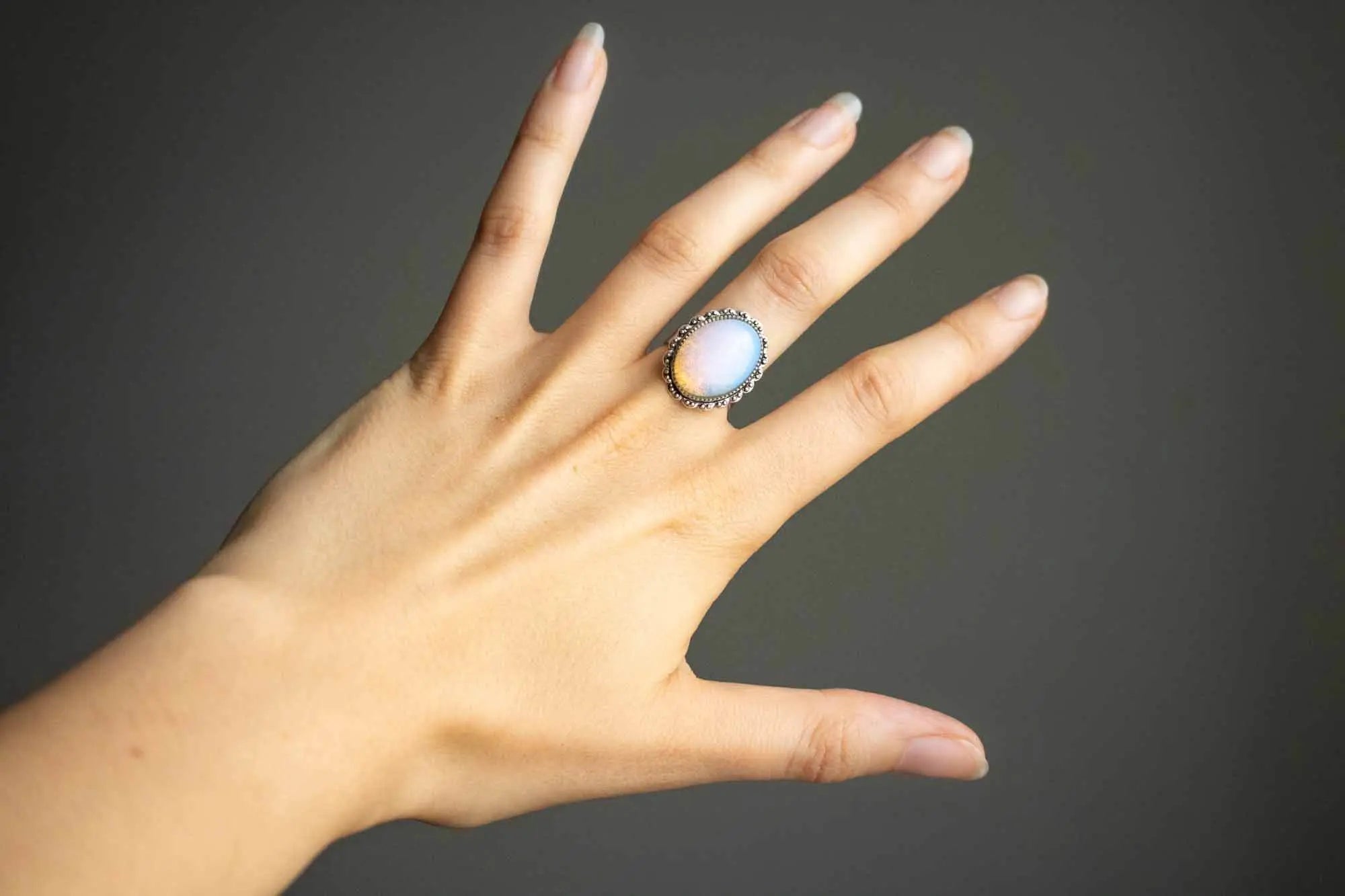 Bague Héméra en Opaline et base argentée lunamanashop
