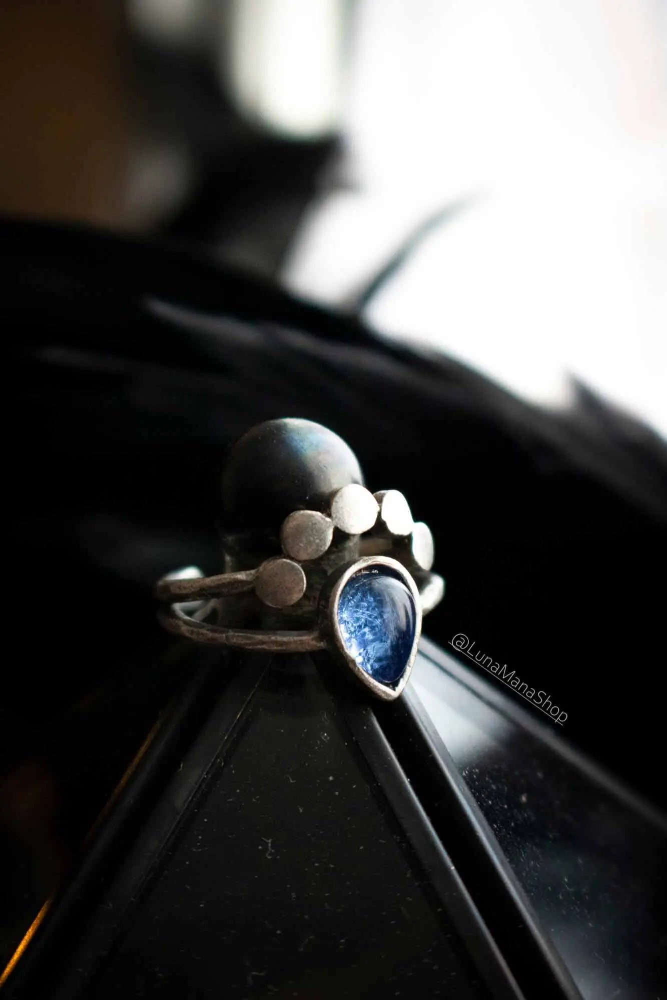 Bague Hempea en Cyanite et base argentée lunamanashop