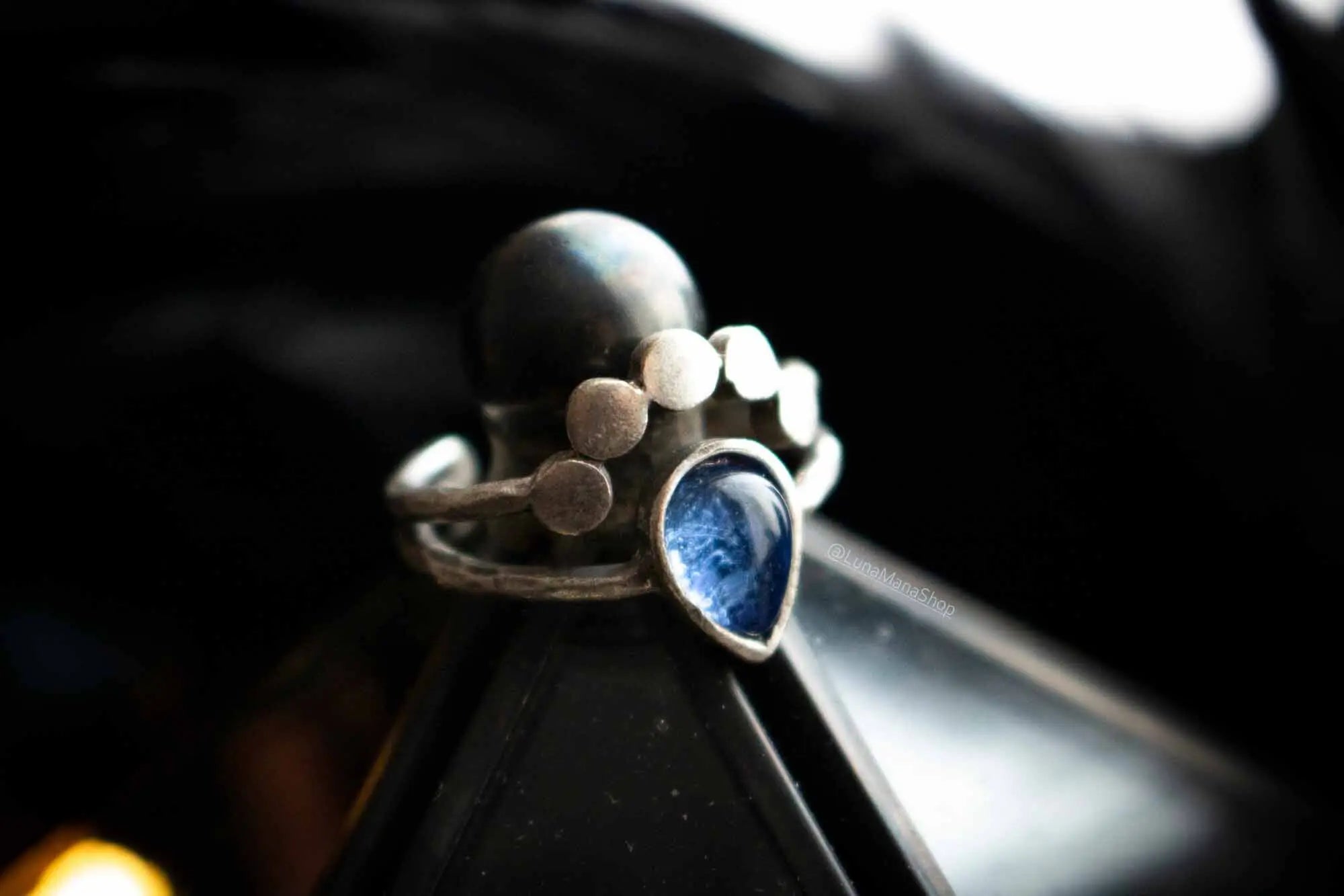 Bague Hempea en Cyanite et base argentée lunamanashop