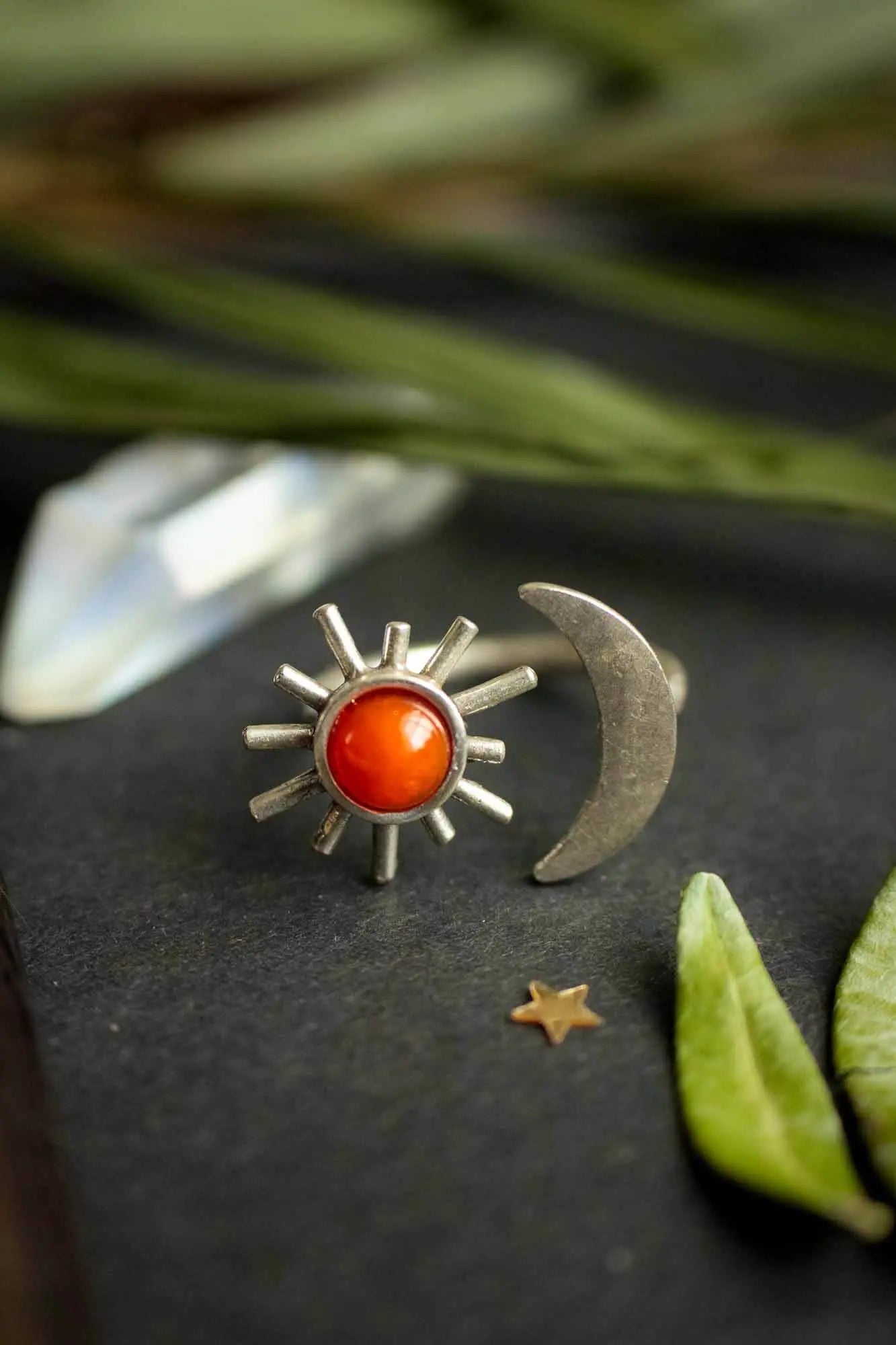 Bague Sunna en Cornaline orange avec Soleil et Lune argenté lunamanashop