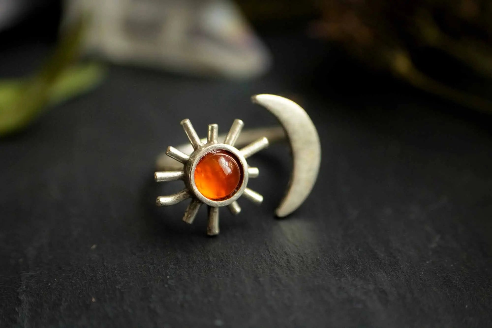 Bague Sunna en Cornaline orange avec Soleil et Lune argenté lunamanashop