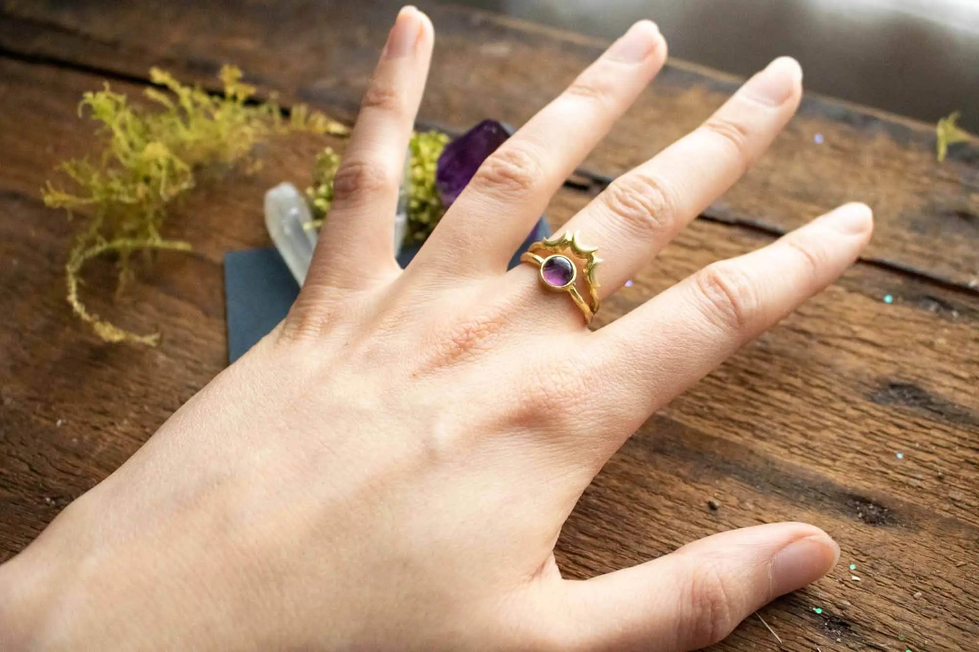 Bague Tiara en Améthyste et ses 3 Lunes dorées lunamanashop