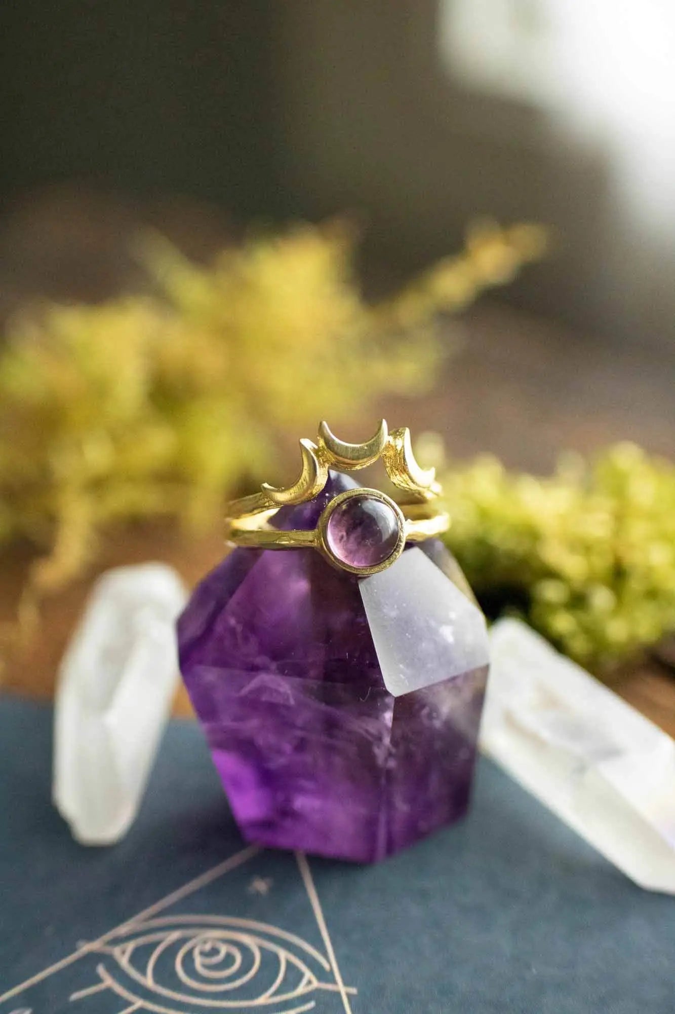 Bague Tiara en Améthyste et ses 3 Lunes dorées lunamanashop