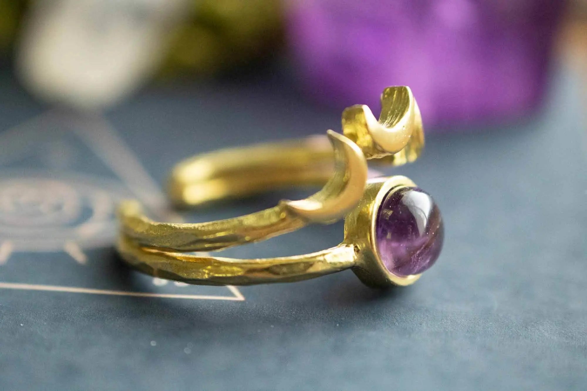 Bague Tiara en Améthyste et ses 3 Lunes dorées lunamanashop