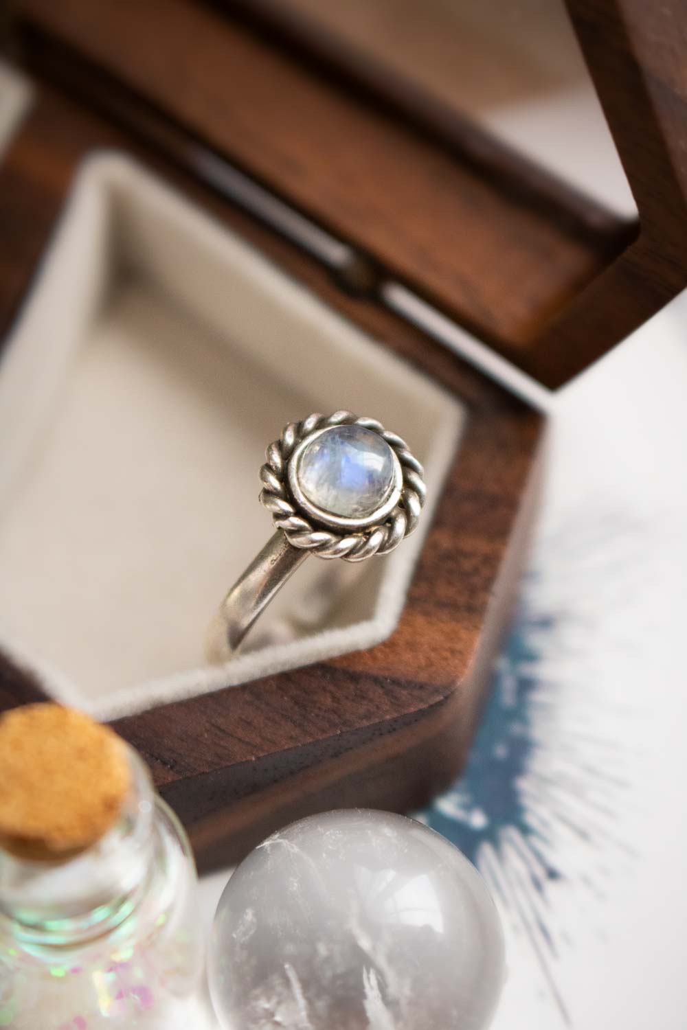 Bague Aurore boréale - Labradorite blanche aux reflets bleutés lunamanashop