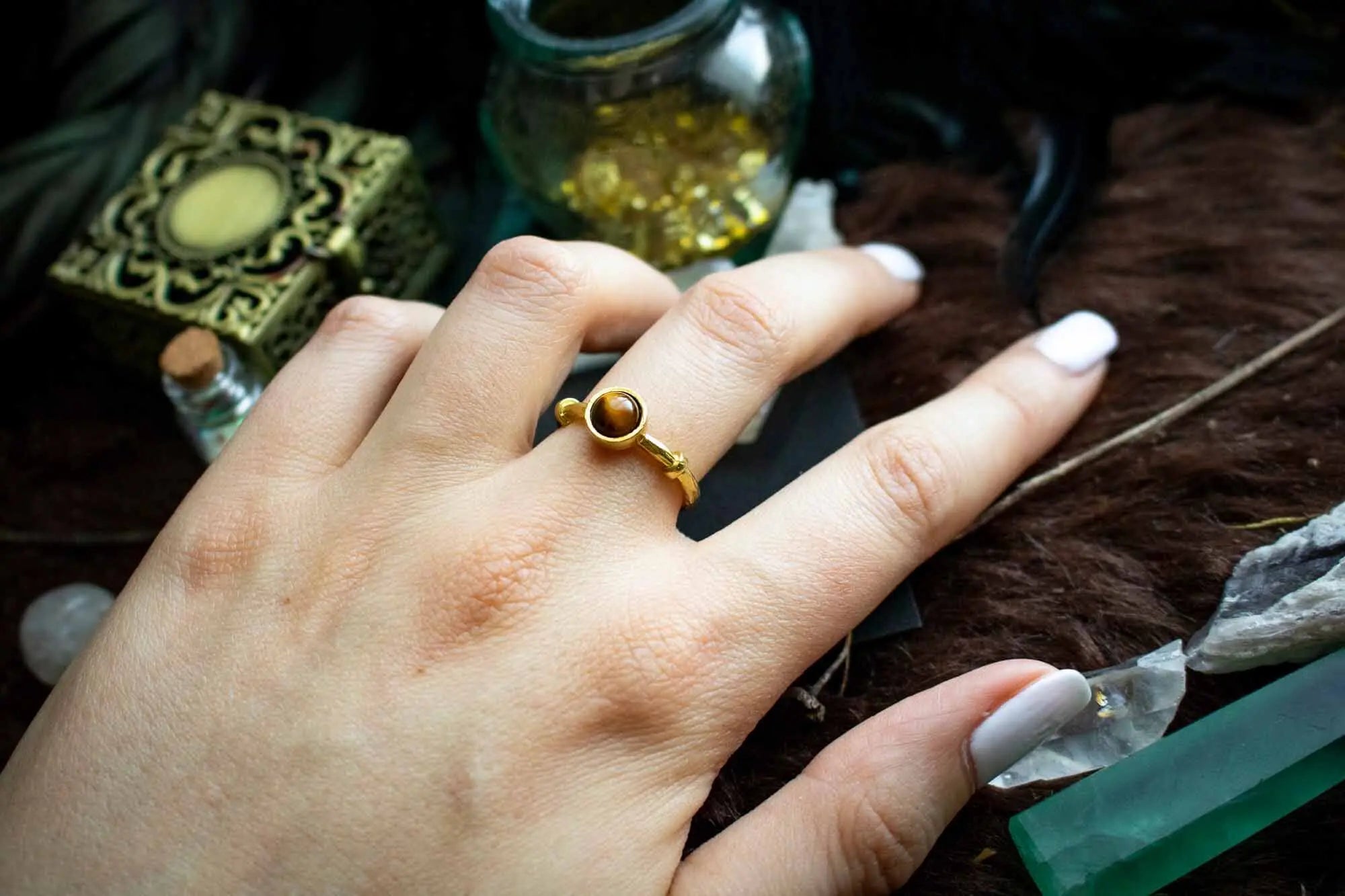 Bague en Oeil de tigre et base dorée lunamanashop