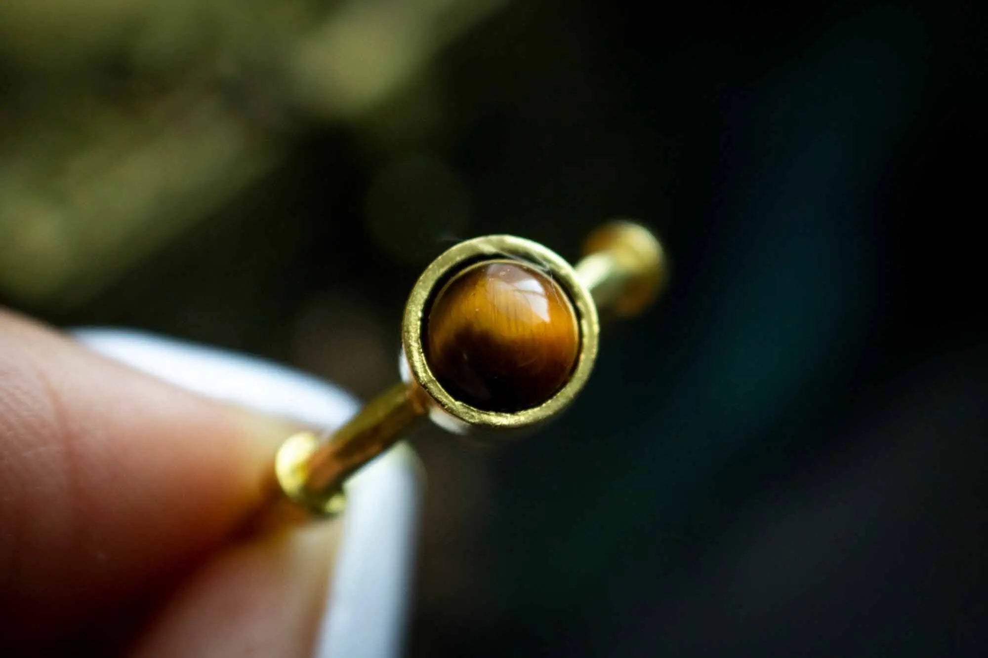 Bague en Oeil de tigre et base dorée lunamanashop