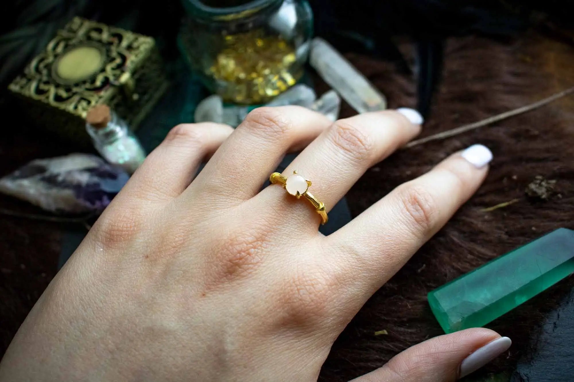 Bague en Quartz rose et base dorée lunamanashop