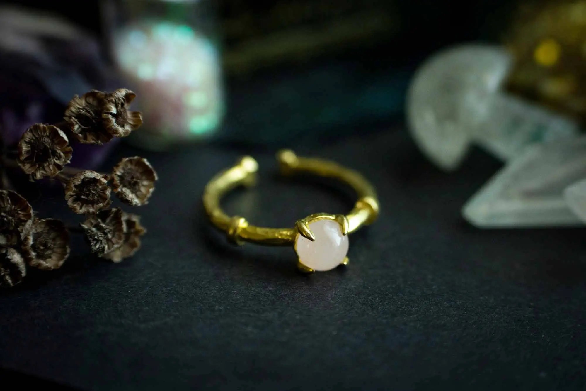 Bague en Quartz rose et base dorée lunamanashop