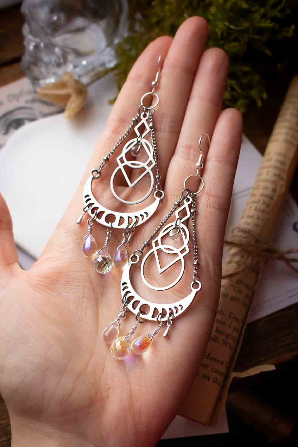 Boucles d'oreilles Ondine - Lunes argentées et pampilles en verre à facettes lunamanashop