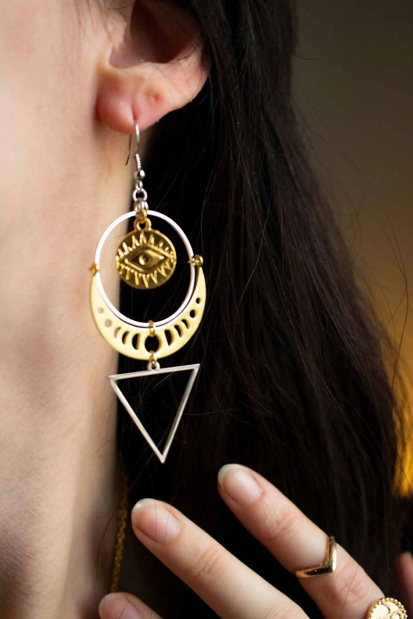 Boucle d'oreille Élément Alchimique Eau avec breloque œil doré (à l'unité) lunamanashop