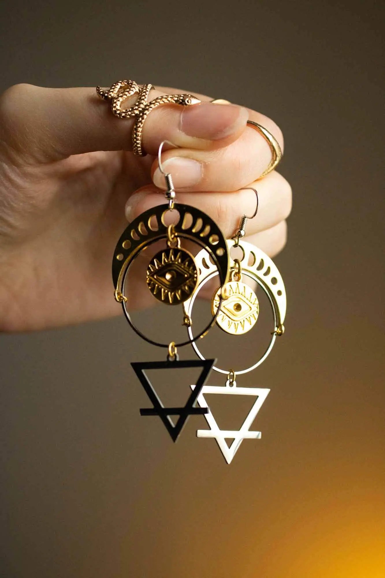 Boucle d'oreille Élément Alchimique Terre avec breloque œil (à l'unité) lunamanashop