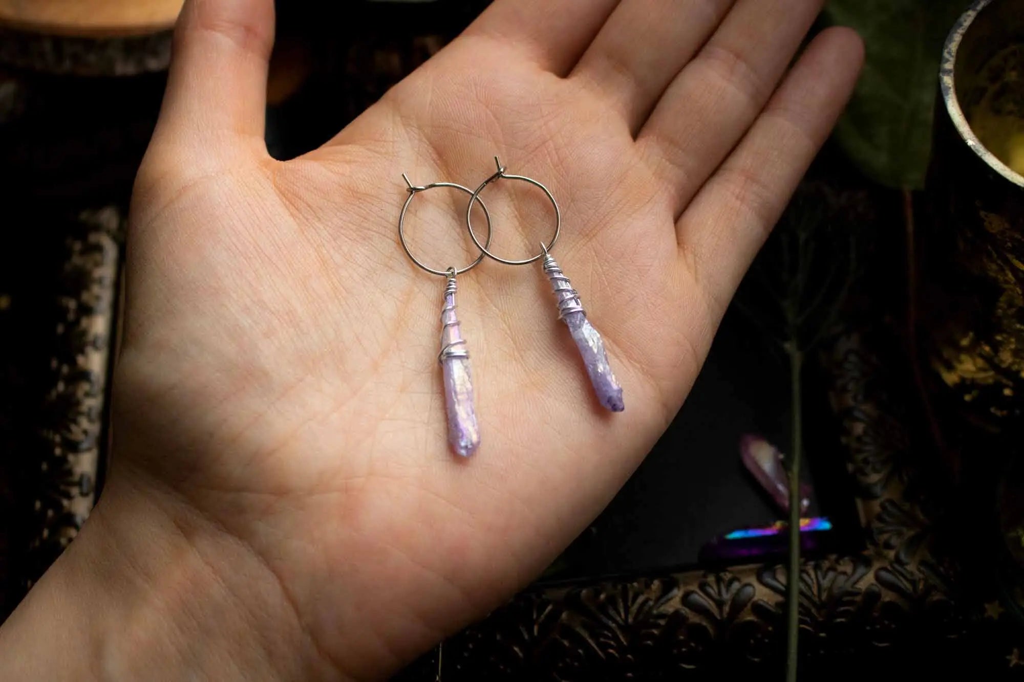 Boucles créoles avec pointe de cristal quartz violet pastel lunamanashop