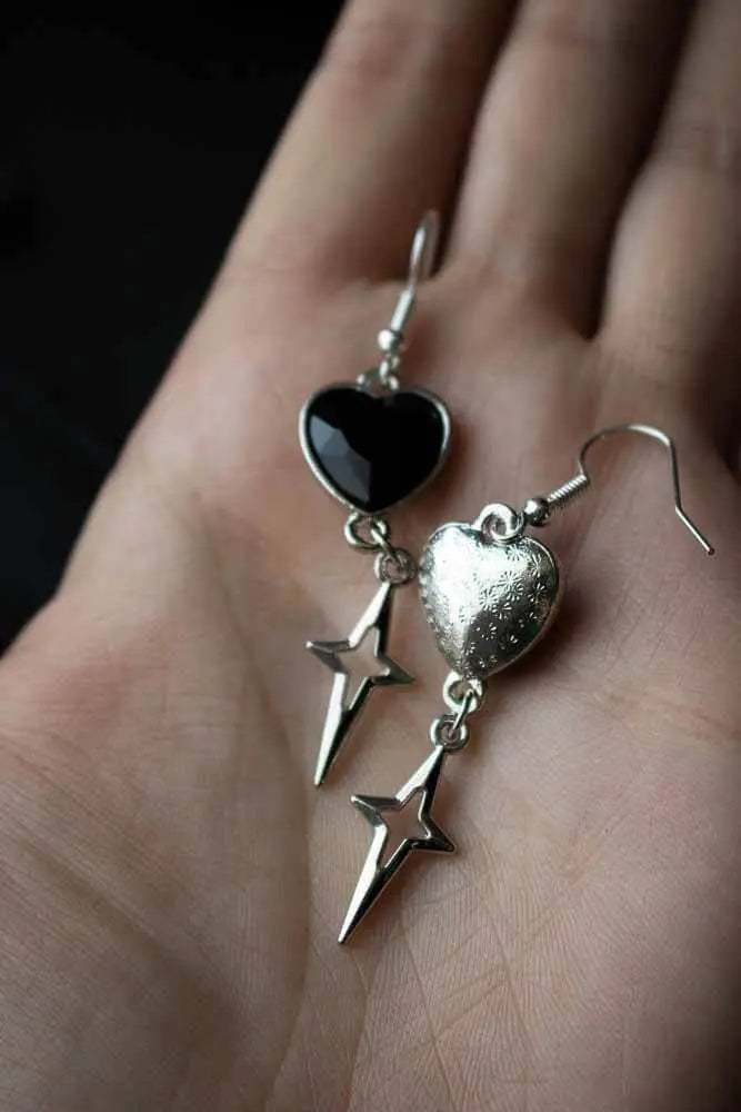 Boucles d'oreilles Cœur stellaire argenté et cœur noir lunamanashop
