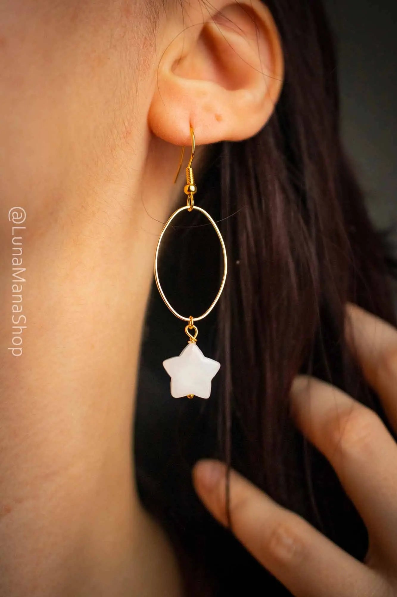 Boucles d'oreilles Jade lunaire dorées en jade blanc lunamanashop