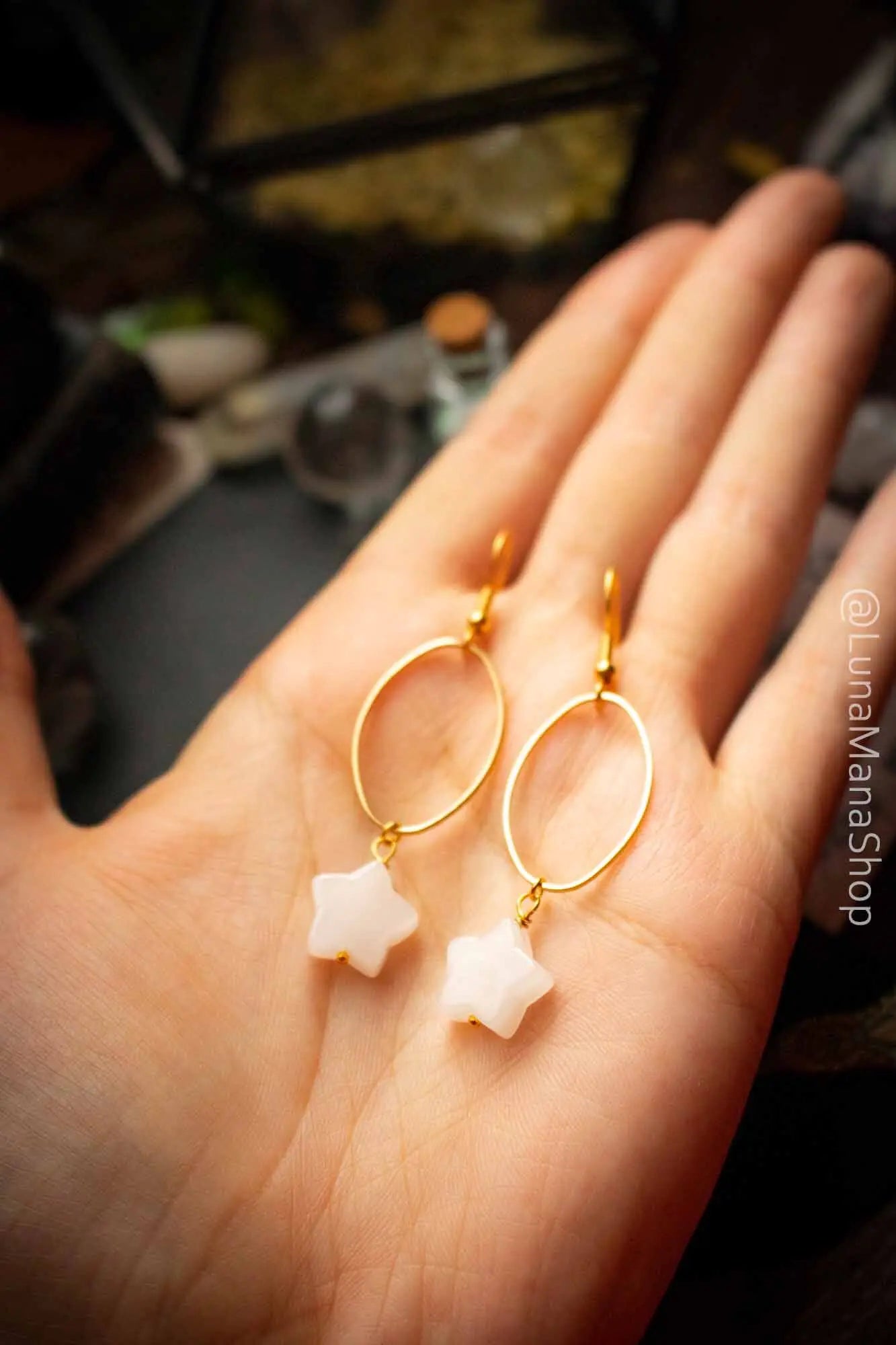 Boucles d'oreilles Jade lunaire dorées en jade blanc lunamanashop