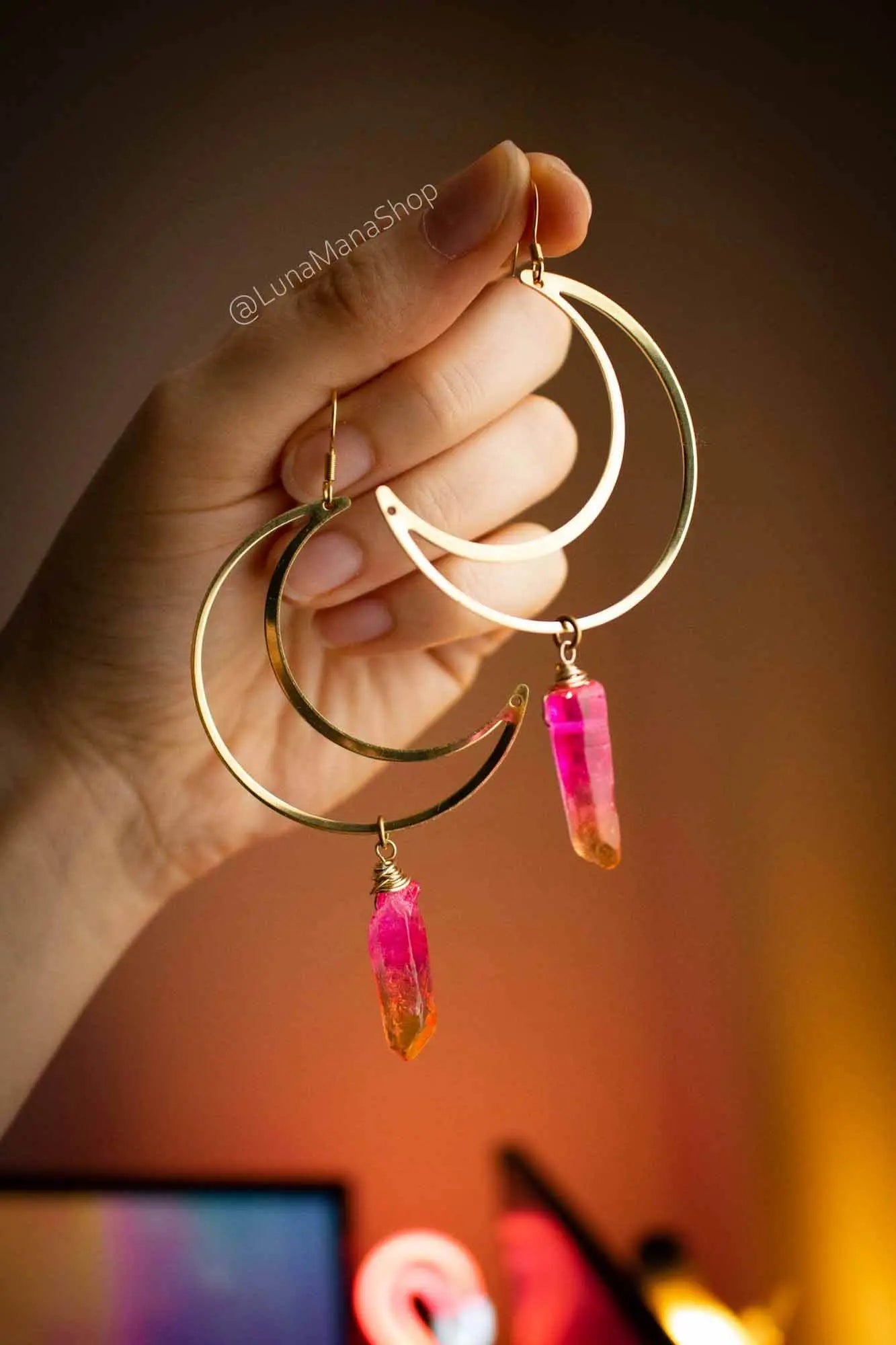 Boucles d'oreilles Lune dorée et Quartz rose orangé lunamanashop