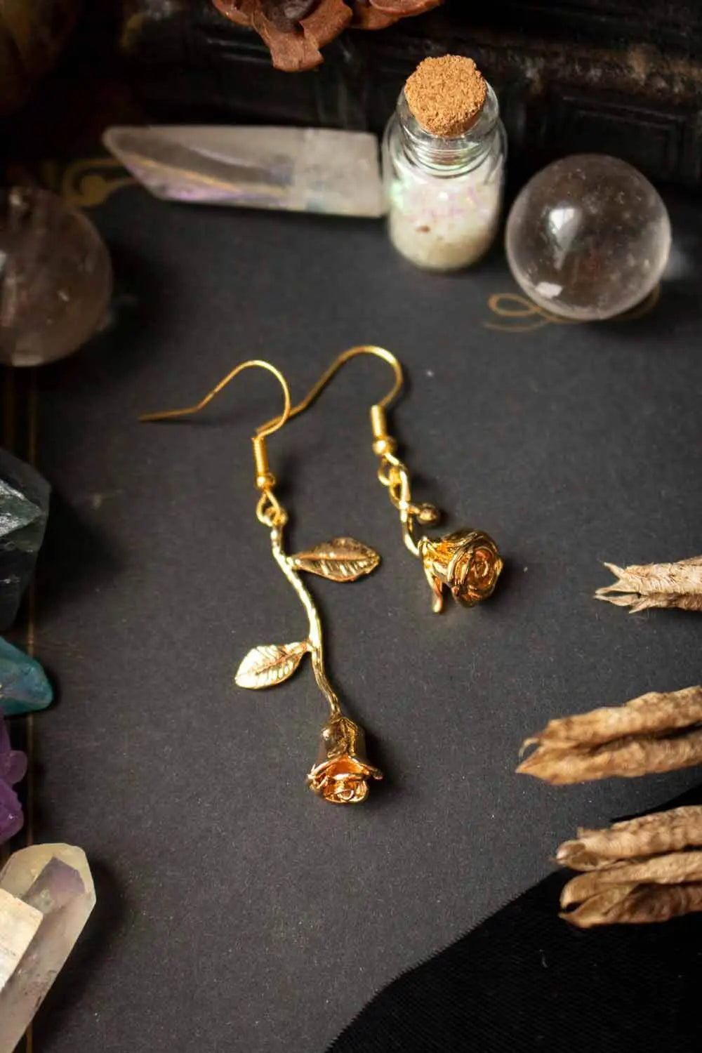 Boucles d'oreilles Rosita florales dépareillées, plaqué or 18 carats lunamanashop