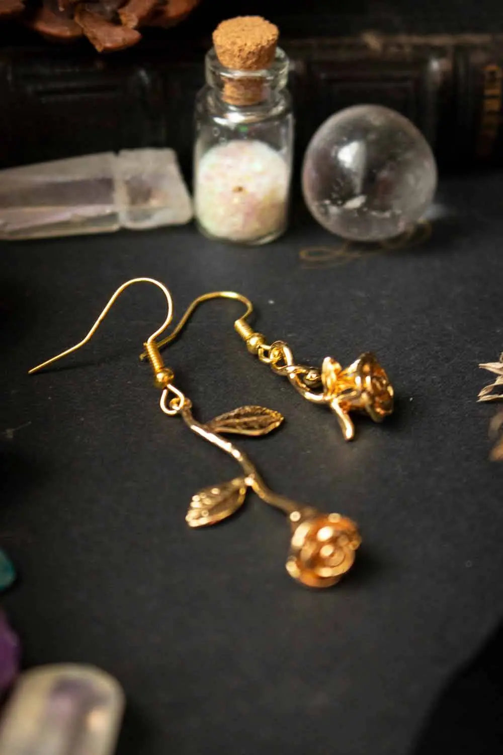 Boucles d'oreilles Rosita florales dépareillées, plaqué or 18 carats lunamanashop