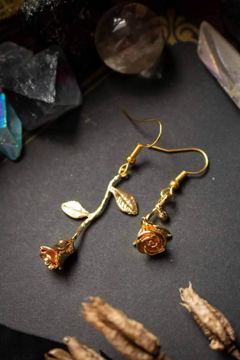 Boucles d'oreilles Rosita florales dépareillées, plaqué or 18 carats lunamanashop
