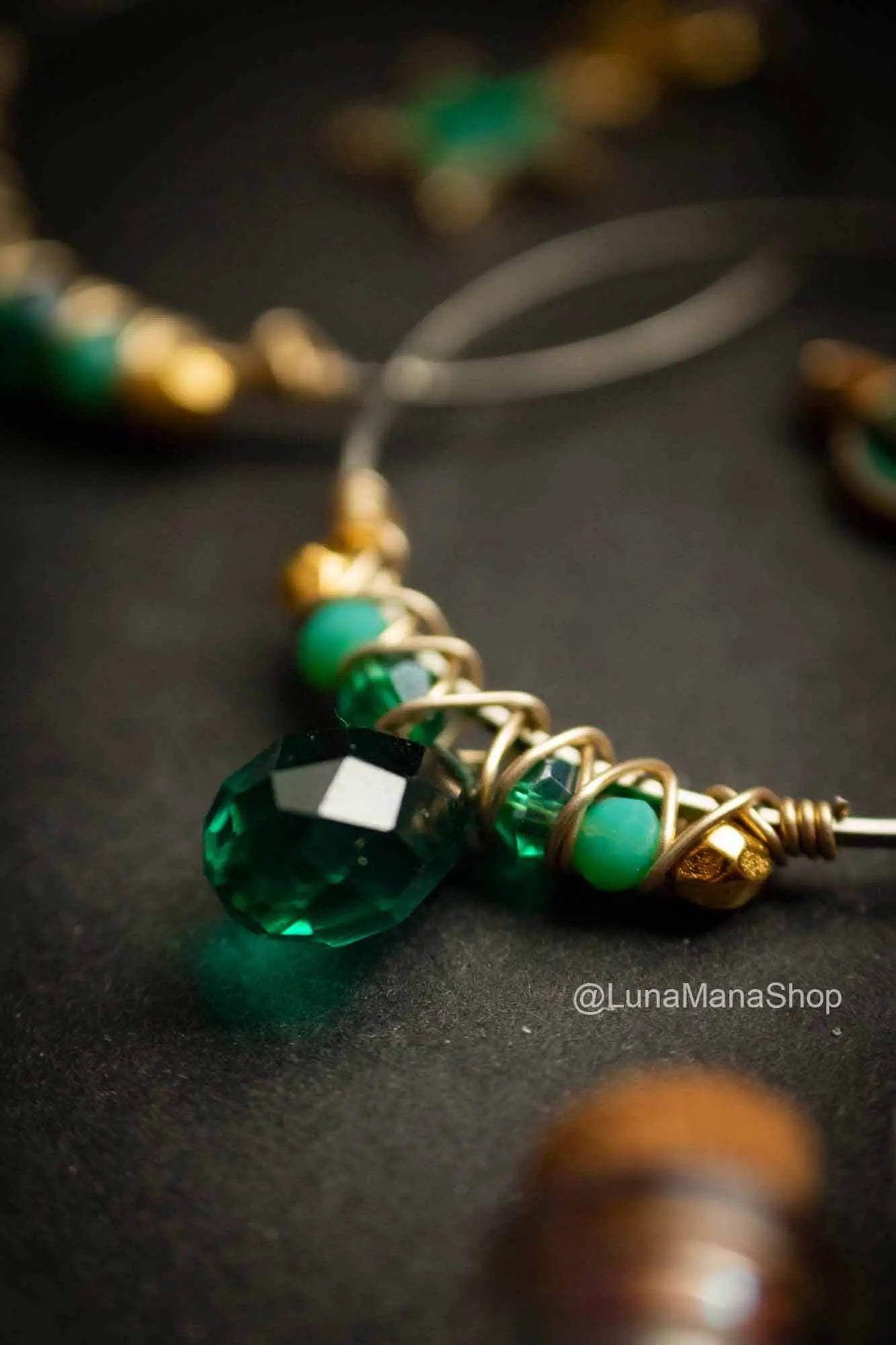 Boucles d'oreilles Stella avec étoile et planète verte lunamanashop