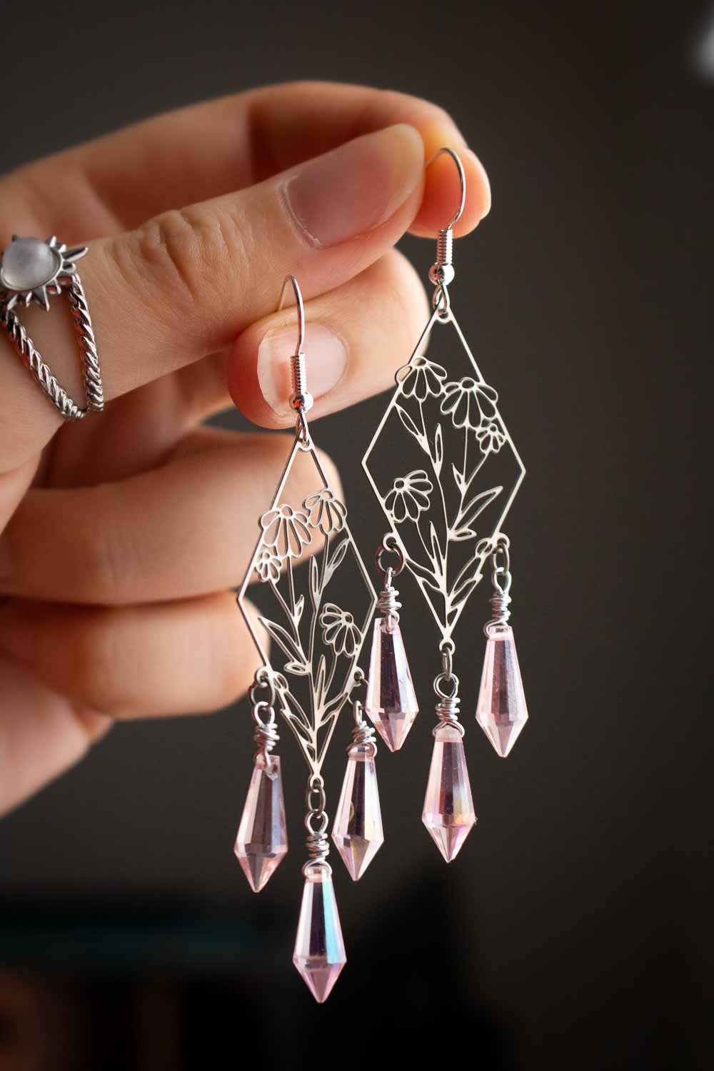 Boucles d'oreilles Dentelle de fleurs argentées - Prismes Rose - Anthémis lunamanashop