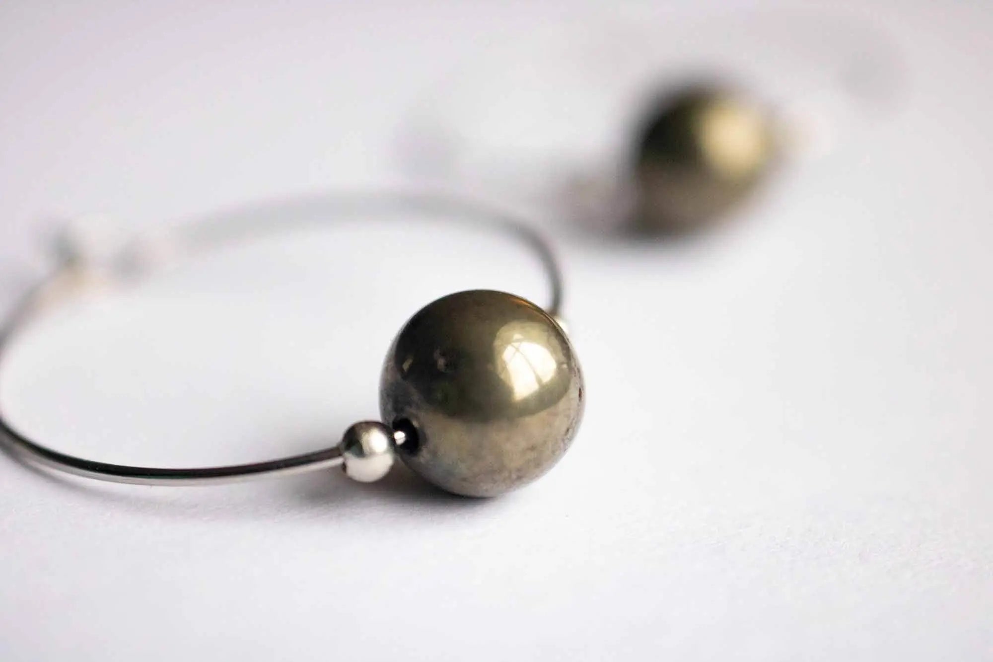 Boucles d'oreilles créoles en Pyrite lunamanashop
