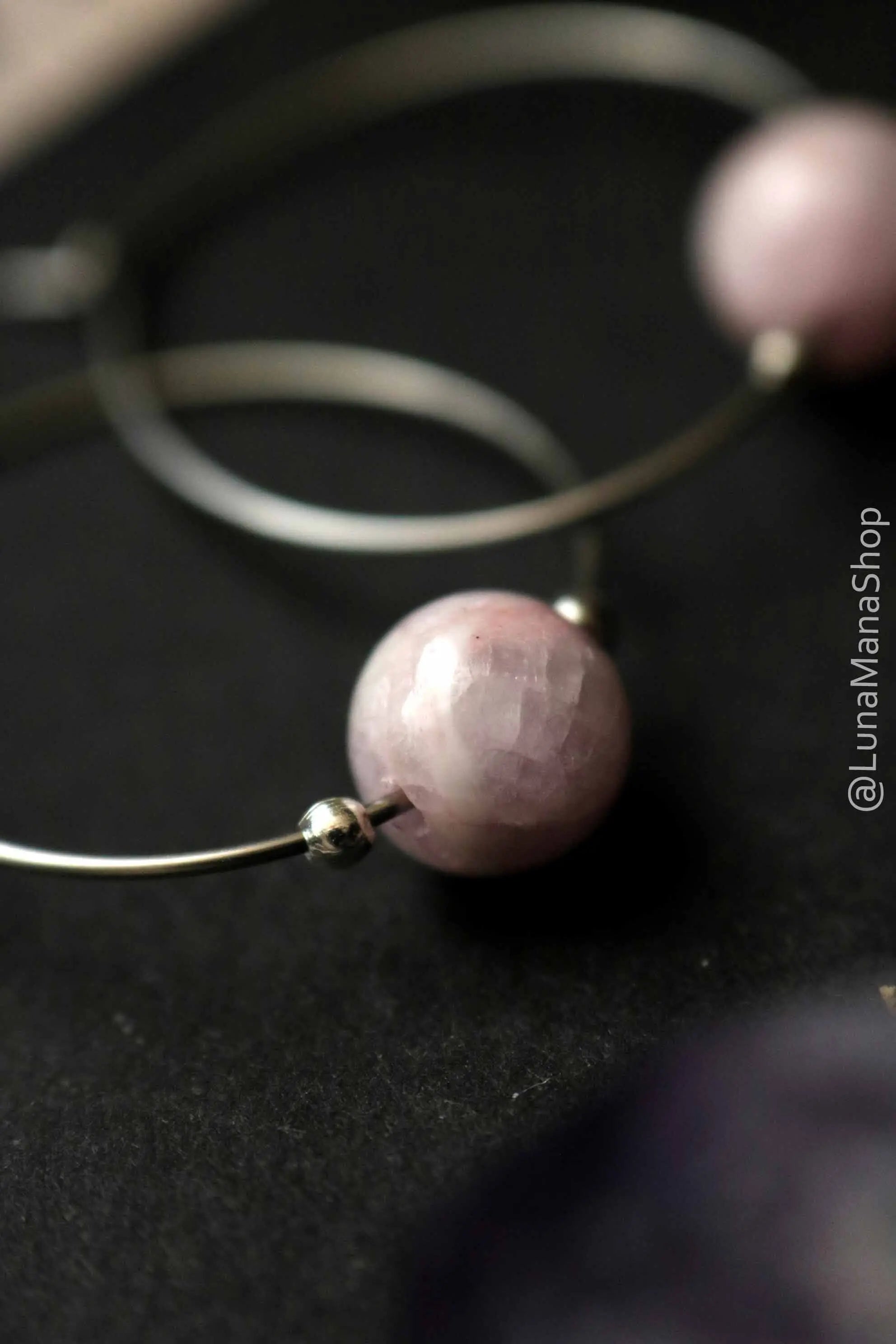 Boucles d'oreilles créoles en pierre Kunzite rose lunamanashop