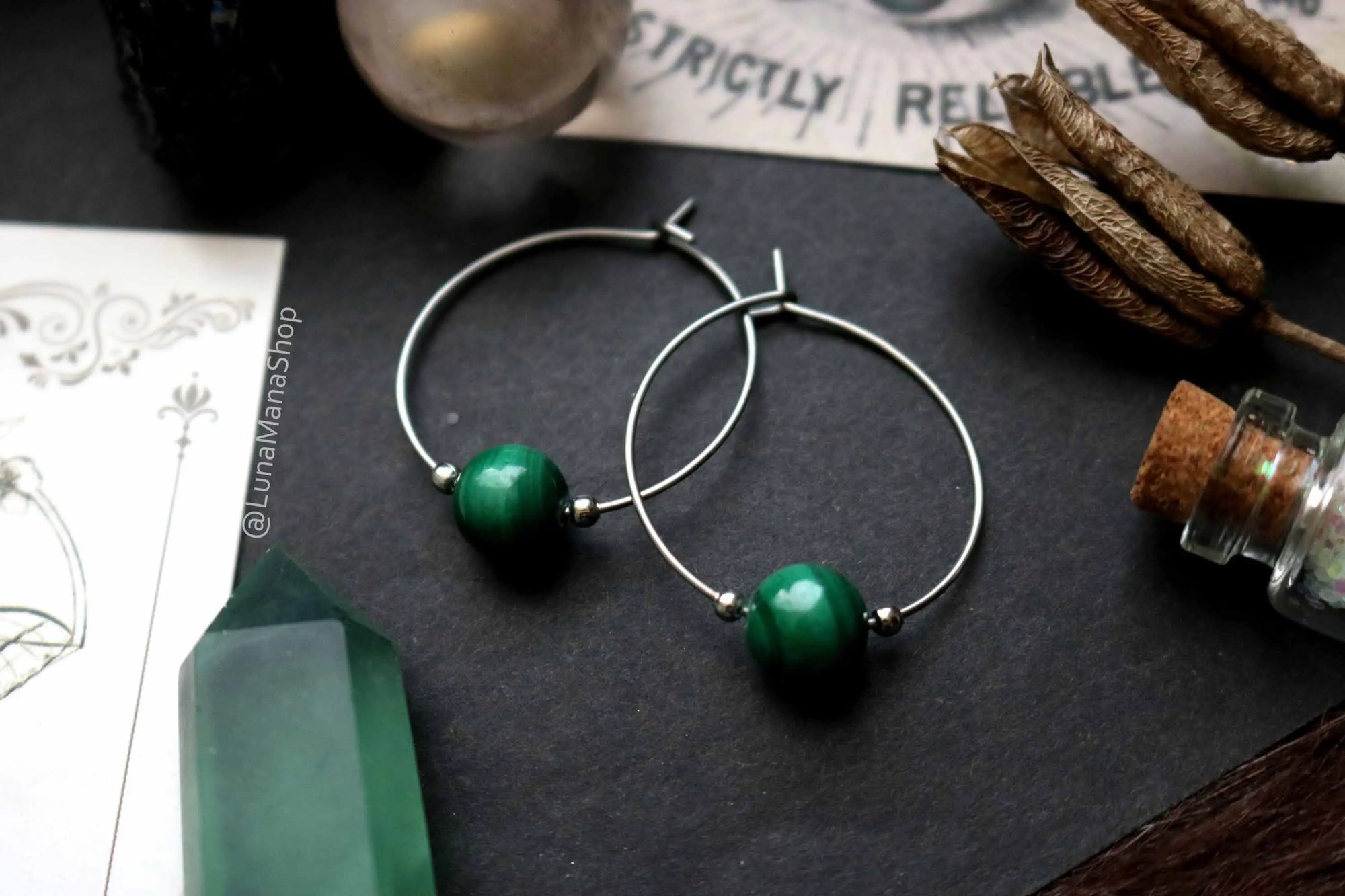 Boucles d'oreilles créoles en pierre Malachite verte lunamanashop