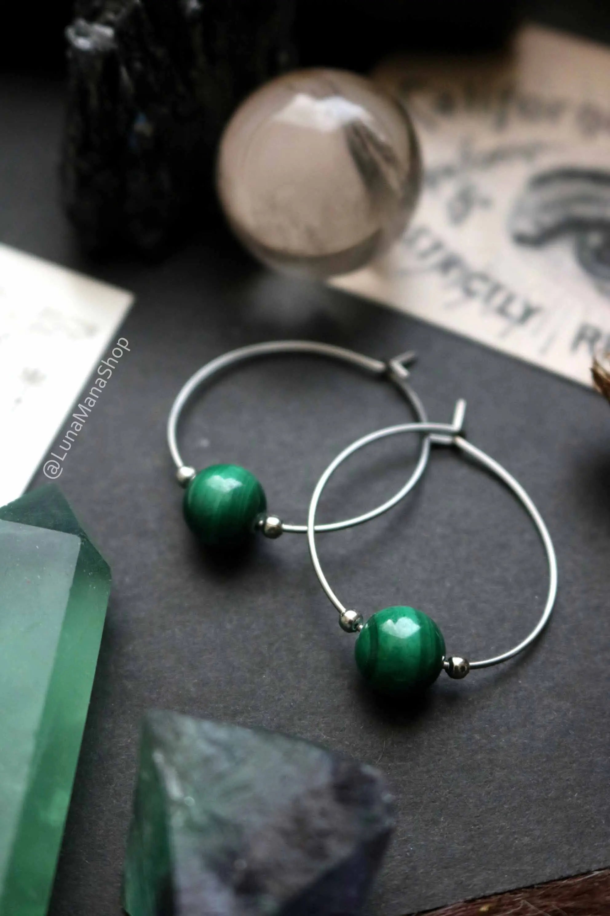 Boucles d'oreilles créoles en pierre Malachite verte lunamanashop