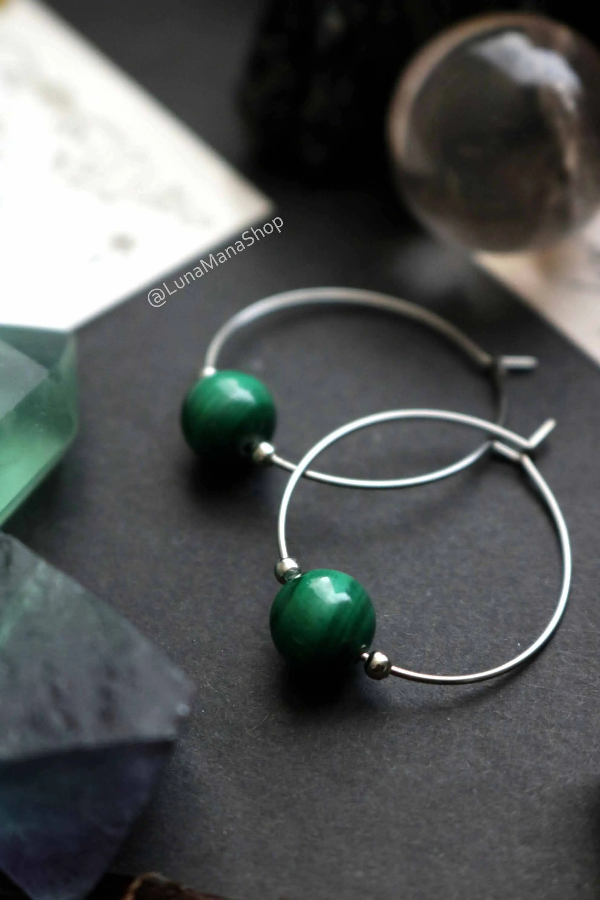Boucles d'oreilles créoles en pierre Malachite verte lunamanashop
