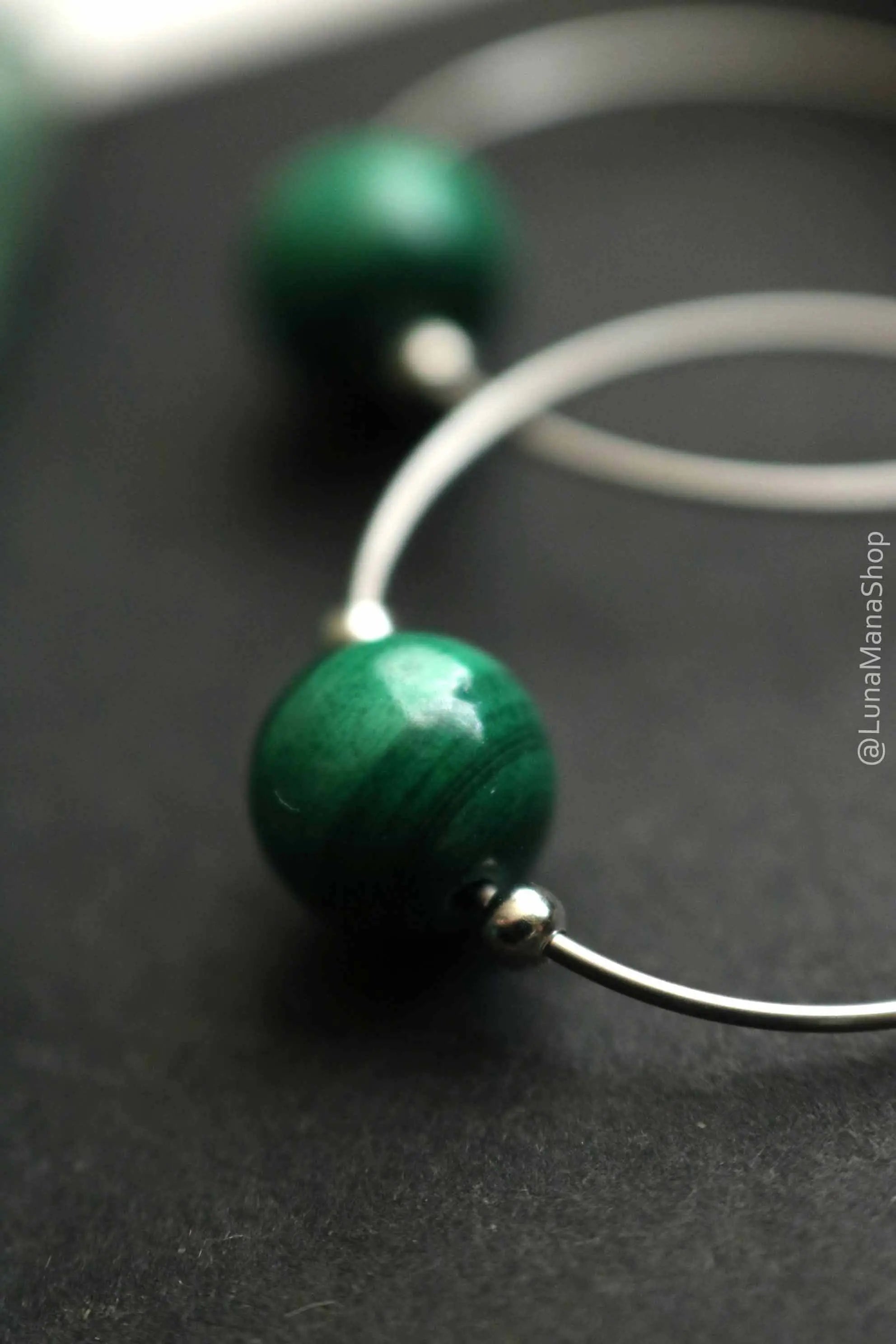 Boucles d'oreilles créoles en pierre Malachite verte lunamanashop