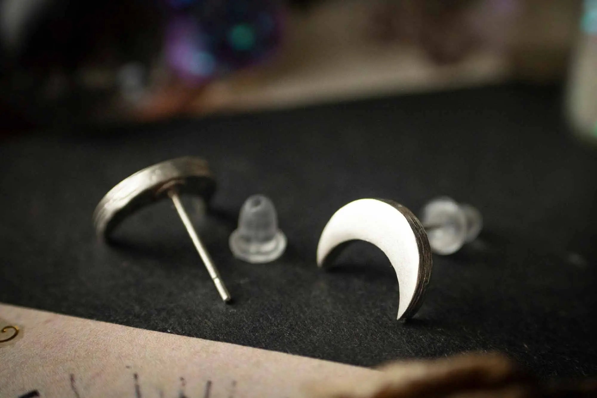 Boucles d'oreilles Lune argentées petites puces lunamanashop