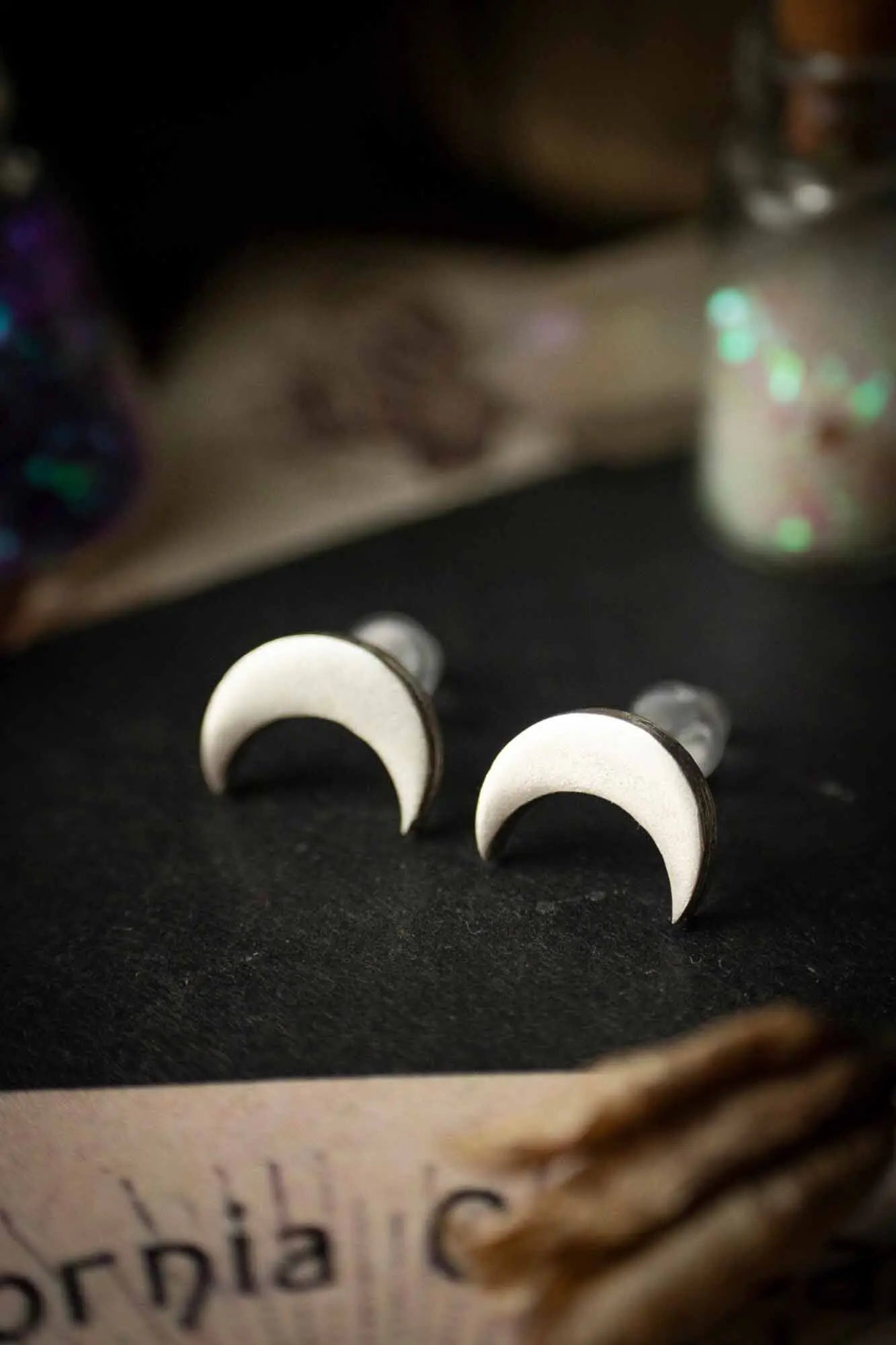 Boucles d'oreilles Lune argentées petites puces lunamanashop