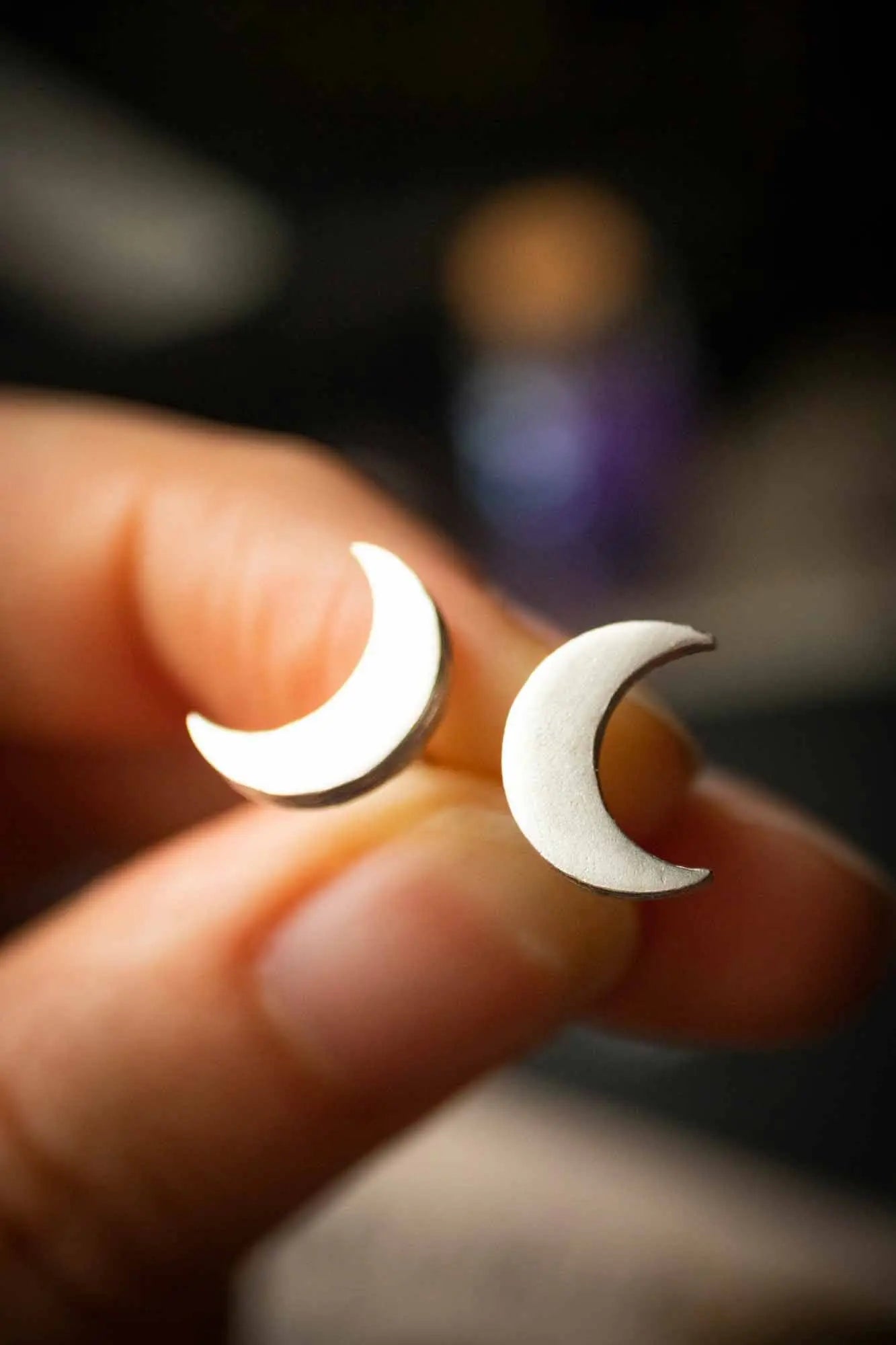 Boucles d'oreilles Lune argentées petites puces lunamanashop