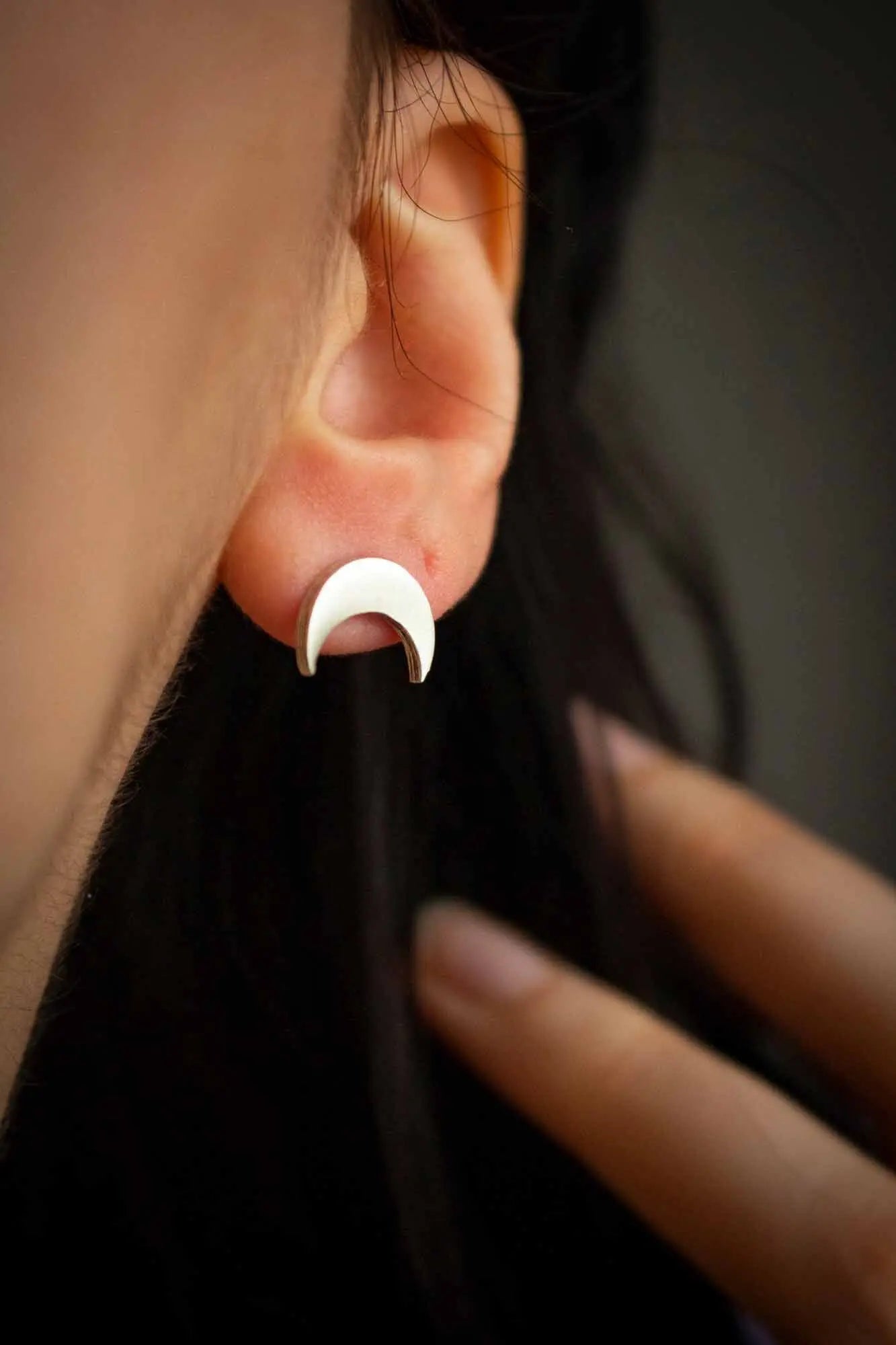 Boucles d'oreilles Lune argentées petites puces lunamanashop
